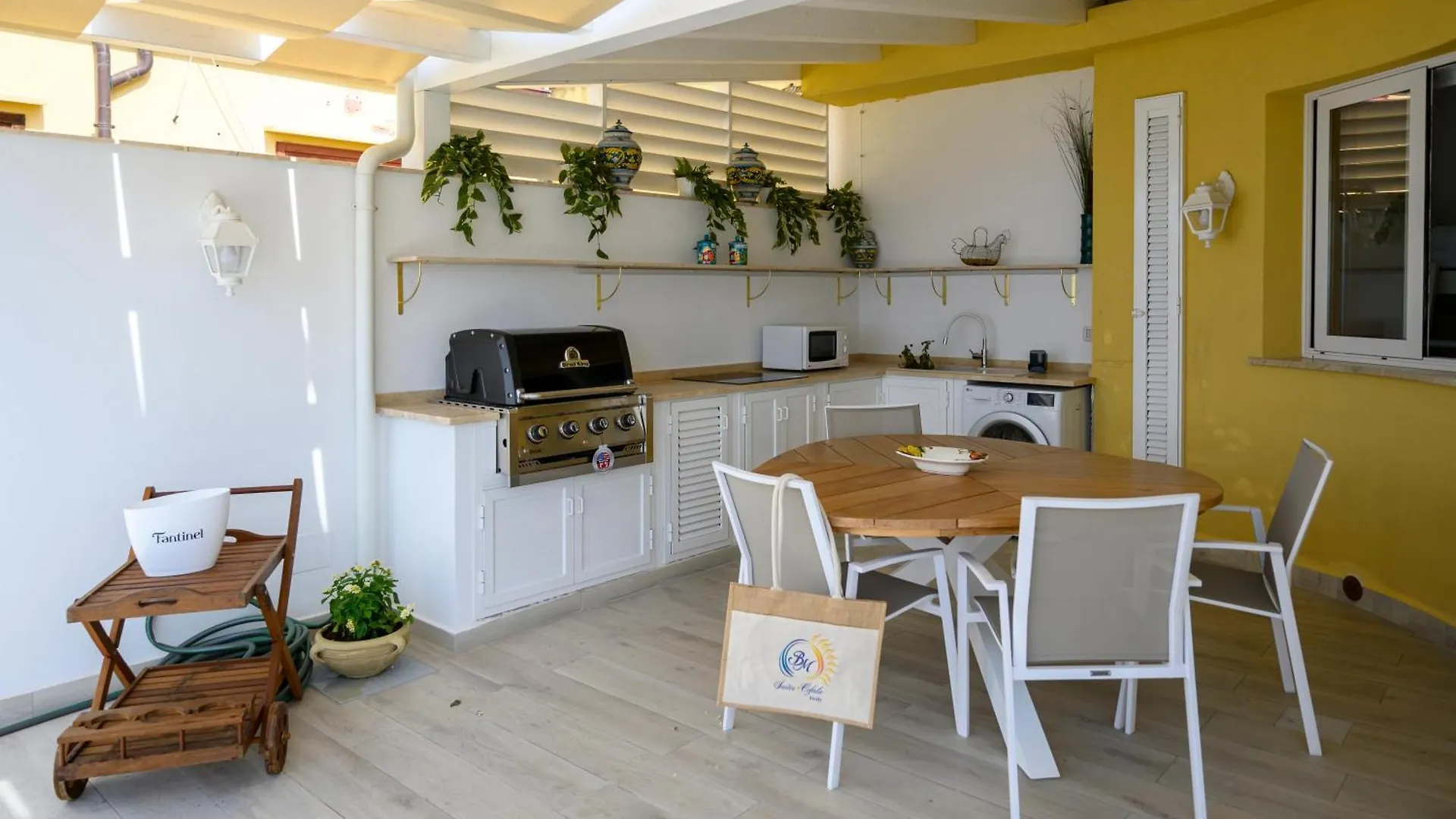 Bm Suite Villa Cefalu 0*,